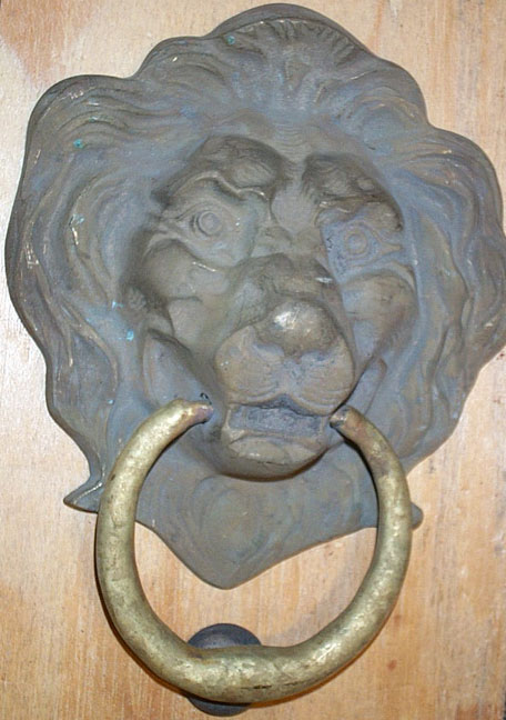 Lion - Large Weathered